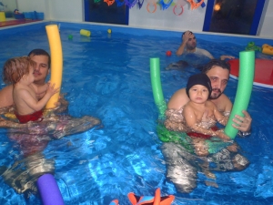 baby_swimming_8